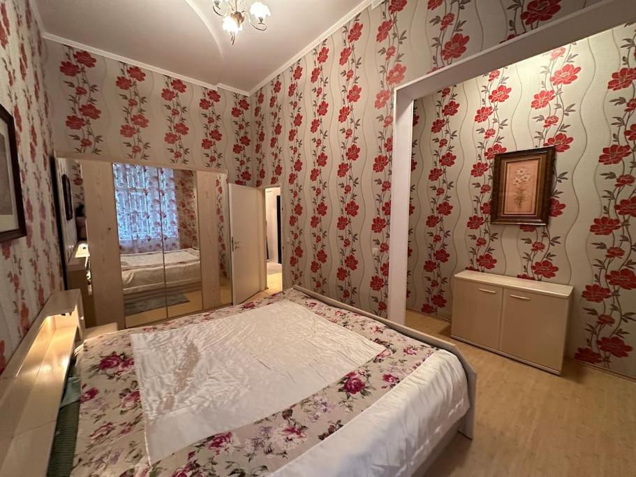 Apartment Sadova קרלובי וארי מראה חיצוני תמונה