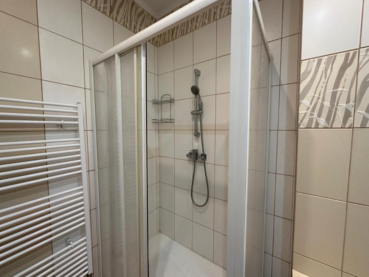 Apartment Sadova קרלובי וארי מראה חיצוני תמונה