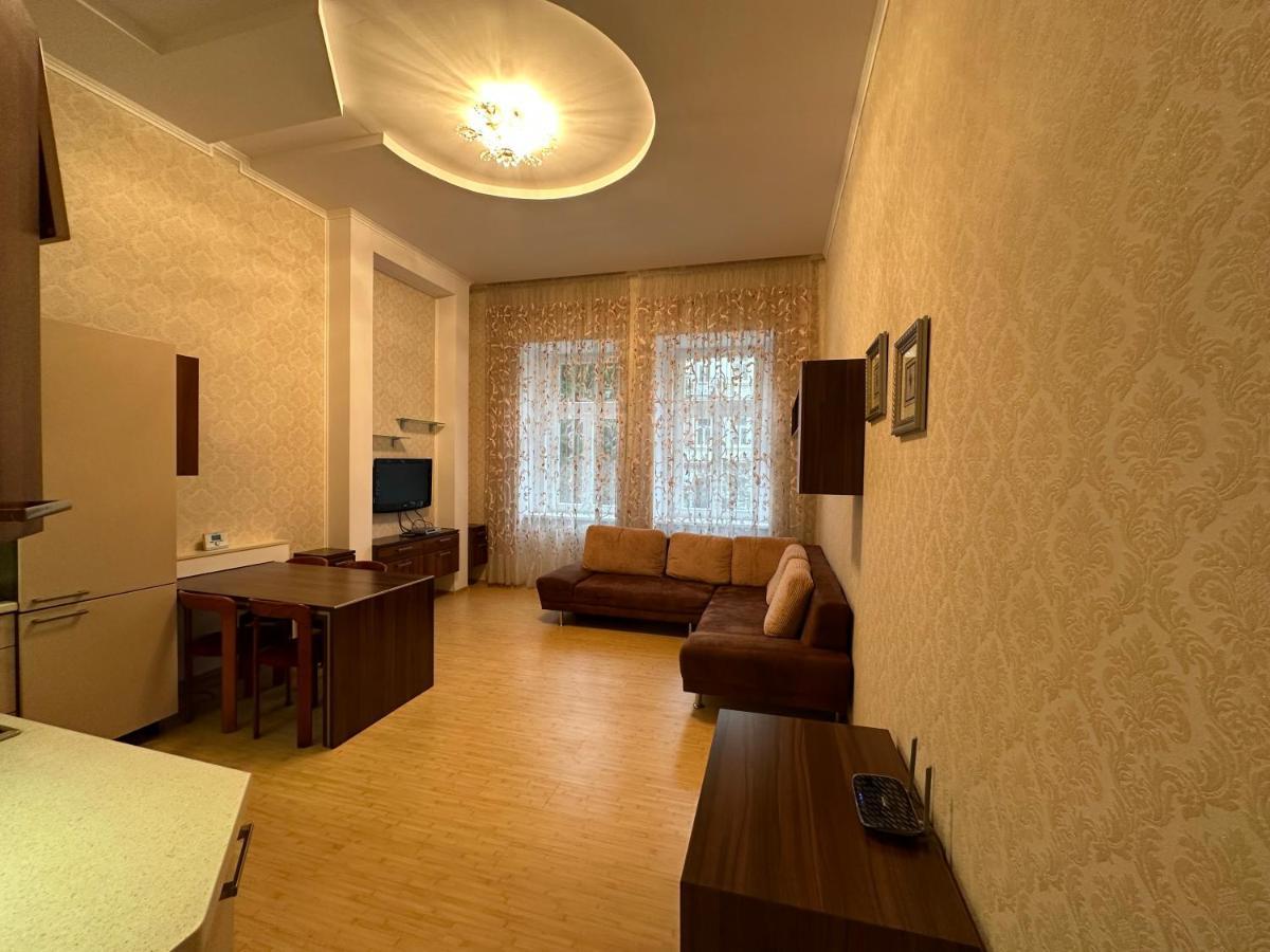Apartment Sadova קרלובי וארי מראה חיצוני תמונה